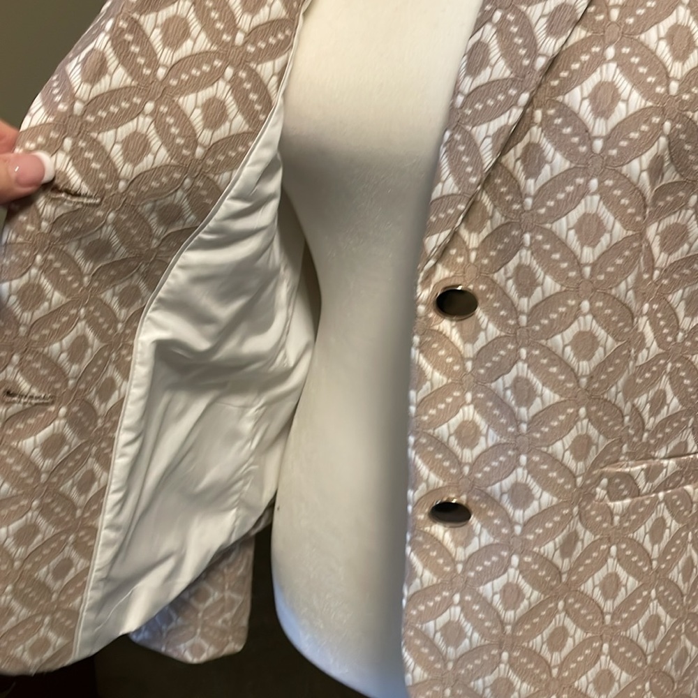 Beautiful Spring Jacket - image 4